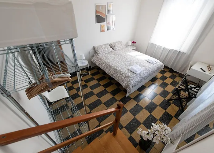 Bologna, Vicino Ospedali Sant'orsola E Malpighi, Centro Storico E Fiera