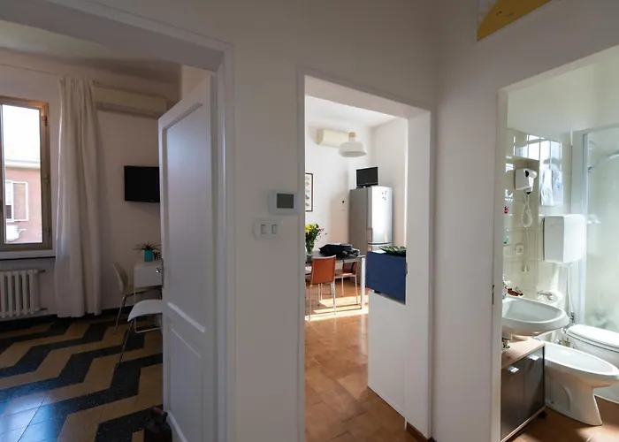 Bologna, Vicino Ospedali Sant'orsola E Malpighi, Centro Storico E Fiera